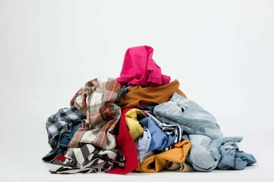 Zdjęcie Gdzie wyrzucić odzież? 5 skutecznych sposobów na recykling ubrań